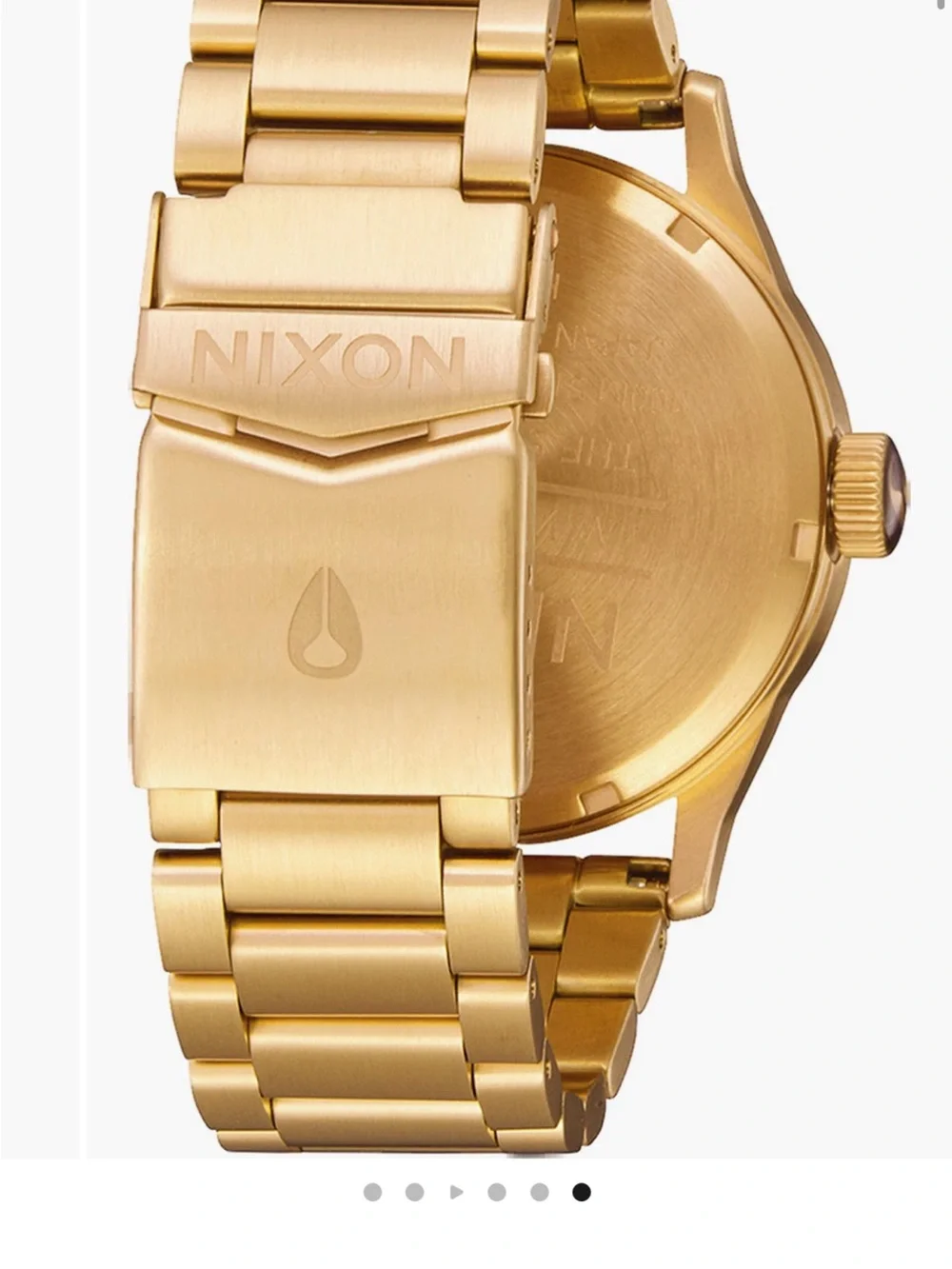 BRAND NEW NIXON SENTRY WATCH 42mm